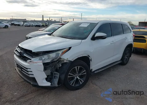 2018 Toyota Highlander Le z USA, uszkodzony, nr VIN 5TDZARFH6JS037199